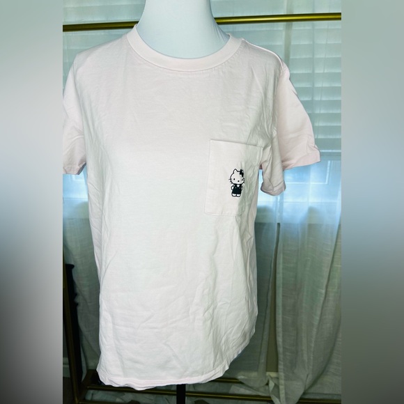 Uniqlo T-Shirt Short Sleeves with Hello Kitty in Very Light Pink Cotton. Sz M - Picture 4 of 7